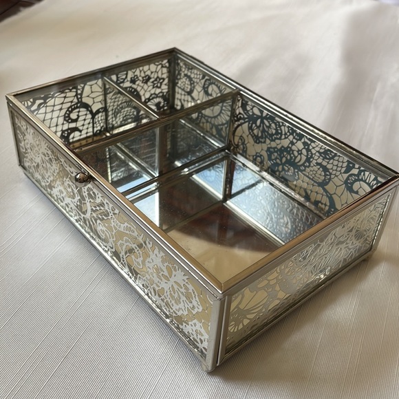 Tahari Home silver lace filigree glass mirror box for jewelry display keepsake - Picture 8 of 12